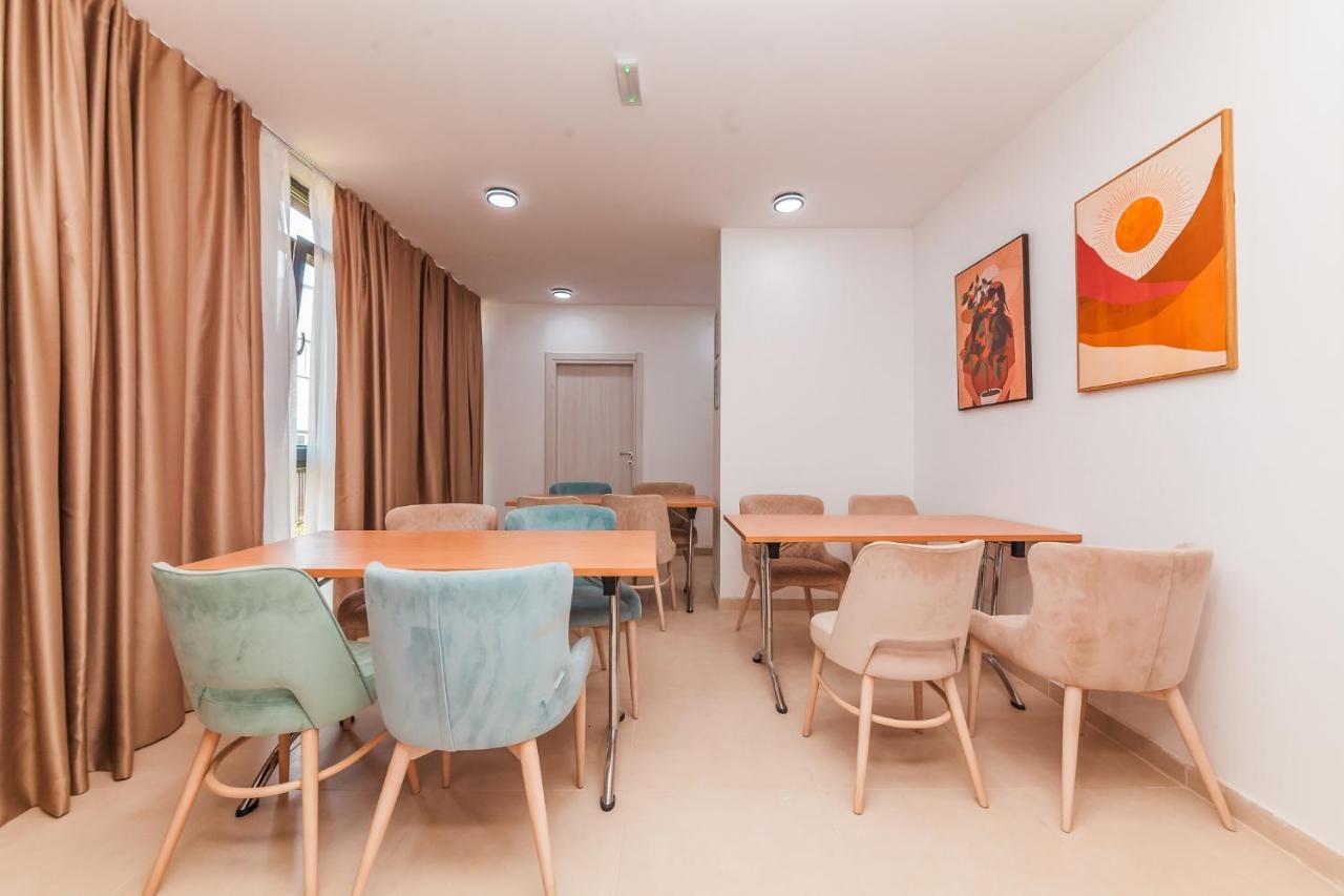 Hostel Bigovaコトル エクステリア 写真